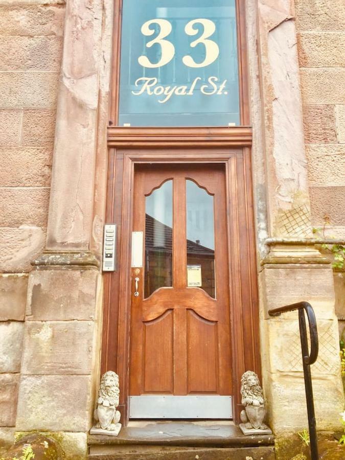 The Lion'S Den On Royal Street Apartment Gourock Bagian luar foto