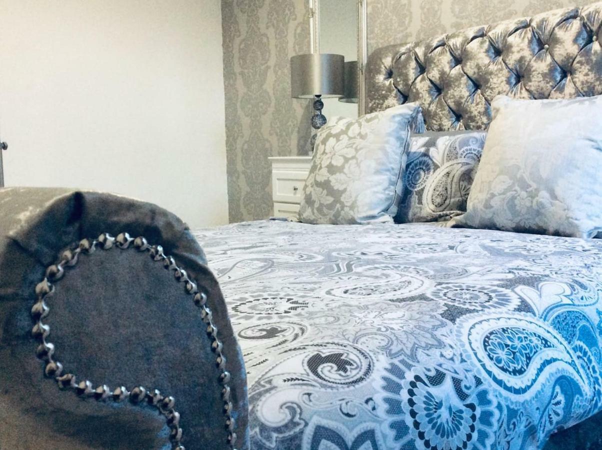The Lion'S Den On Royal Street Apartment Gourock Bagian luar foto