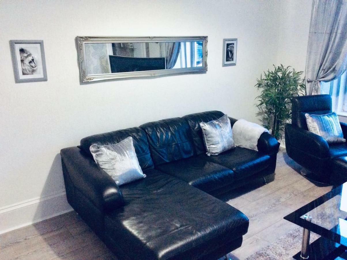 The Lion'S Den On Royal Street Apartment Gourock Bagian luar foto